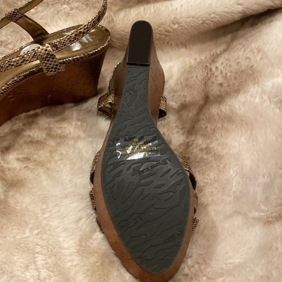 Anne Klein wedge with Copper and Brown NWOT size 9 - Picture 6 of 9